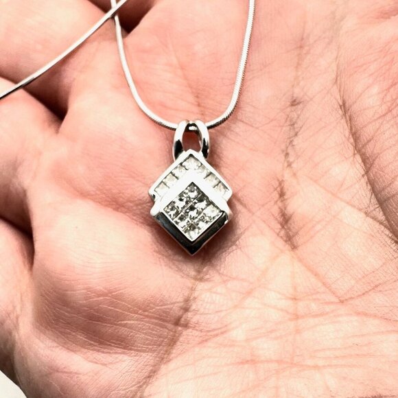 14K White Gold Womens Necklace Princess Cut Diamond Pendant - Picture 2 of 6